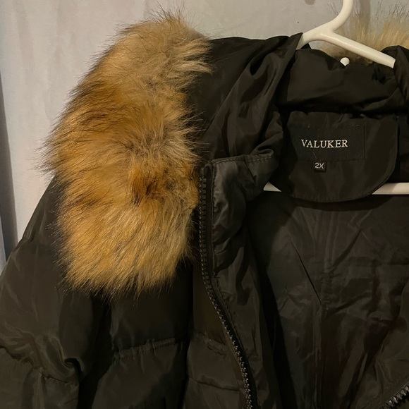 Valuker 2X EUC black winter coat with faux fur trim. Thigh length. Super warm. - Picture 6 of 10